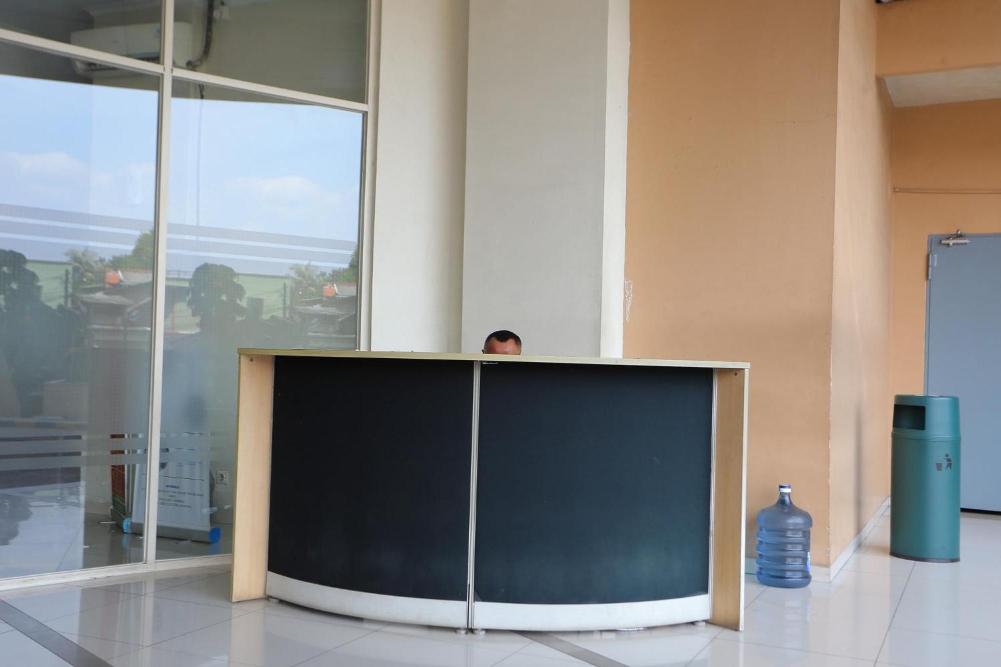 Oyo 93492 Mamiya Hotel Depok